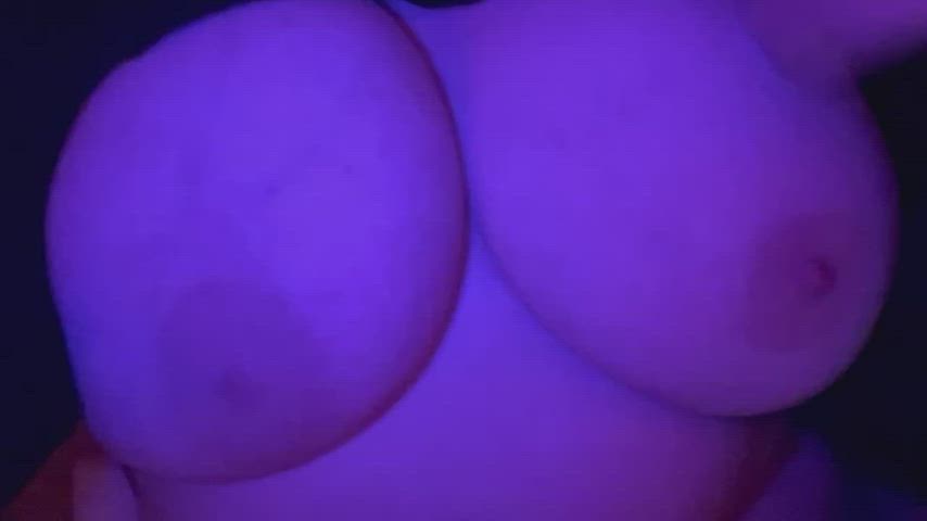 huge tits tit worship tits curvy clip