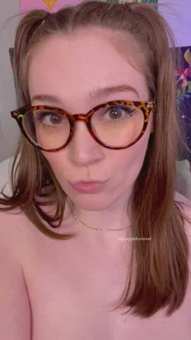 Surprise! Iβm naked!