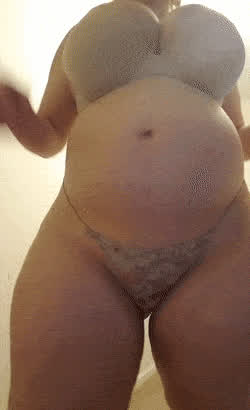 Big Tits Dancing Pawg Pregnant clip