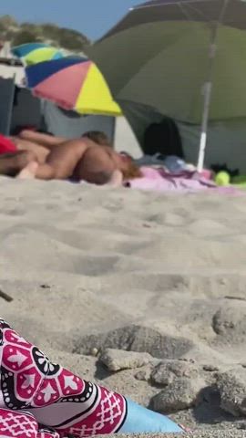 Ass Beach Fingering Public Rubbing Shaking clip