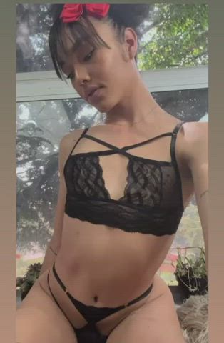ass brunette curly hair clip