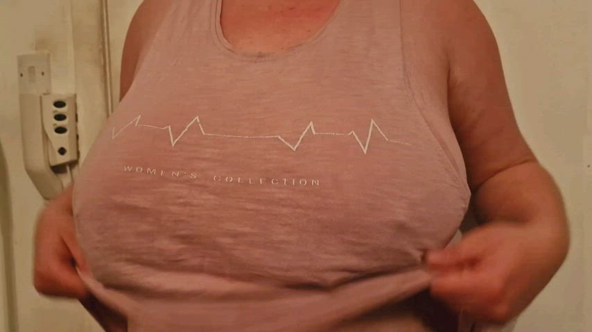 bbw big tits boobs bouncing tits milf clip