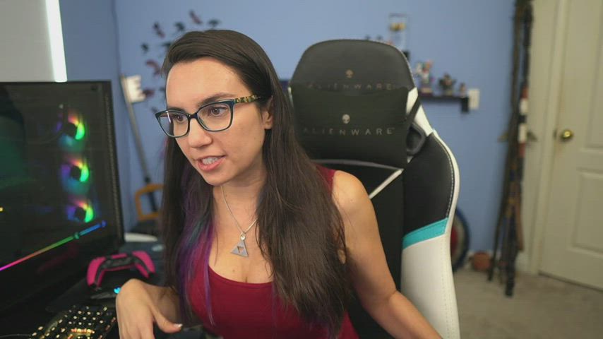 big tits celebrity cleavage downblouse clip