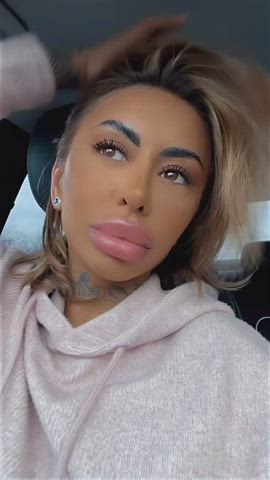 homemade lips selfie clip