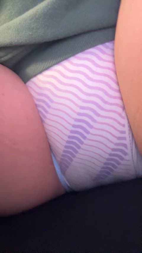 diaper peeing wet clip