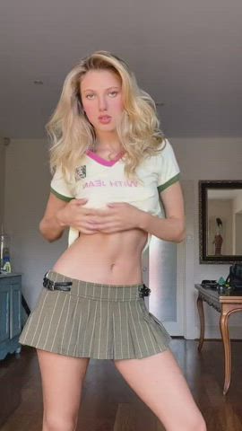 blonde model tiktok clip