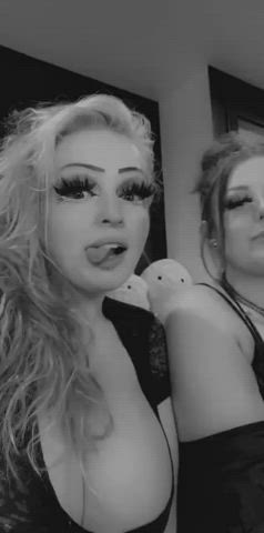 babe babysitter labia sex smacking small tits smoking solo sucking clip