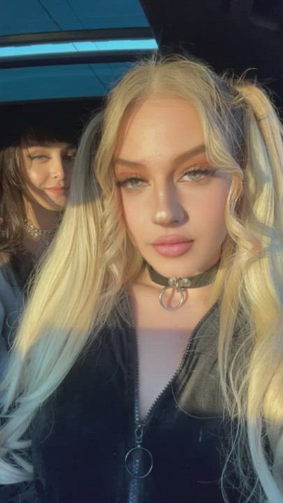 Blonde Brunette Friends Girls clip