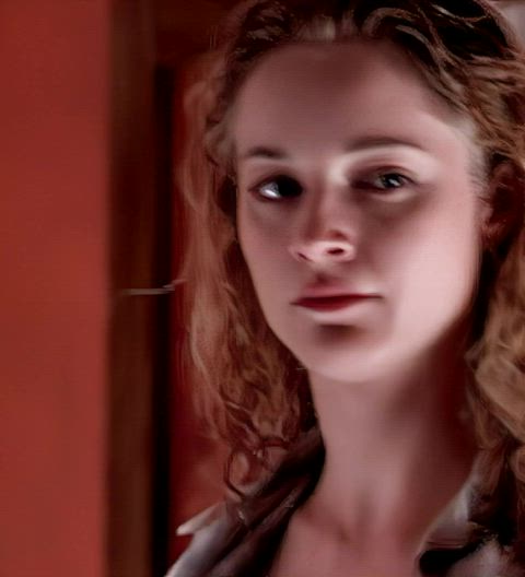 Helen Santos (Teri Polo)