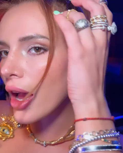 bella thorne big tits celebrity cleavage fake tits redhead clip