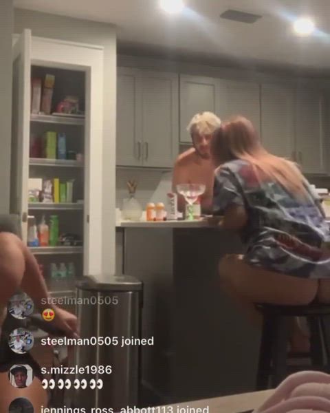 ass bunny camgirl non-nude teen thick tiktok webcam clip