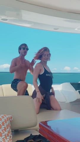 bikini natural tits sarah hyland clip