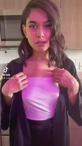 Cute Dancing Solo clip