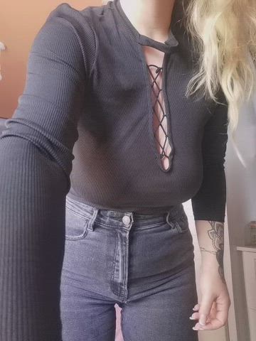 blonde milf saggy tits clip