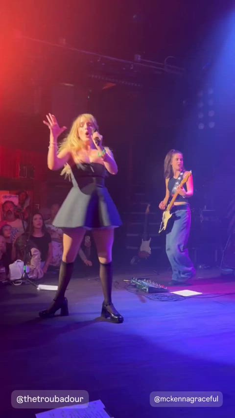 Rocking on Stage š¤šø
