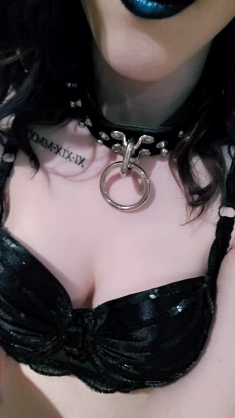 amateur autumn rain big tits boobs busty goth non-nude teen tits goth-girls clip