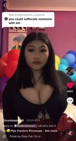 Big Tits Boobs Huge Tits Jiggling Tits clip