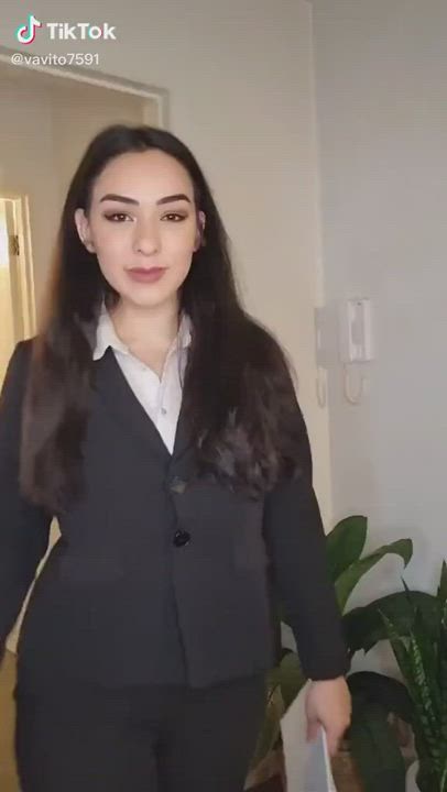 Babe Big Tits Brunette Natural Tits TikTok clip