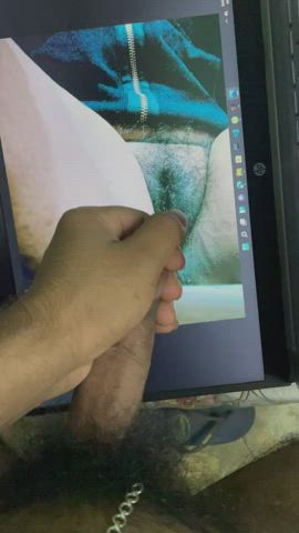 Her bush πππ¦π¦