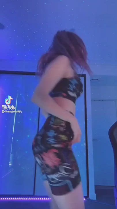Big Ass Bouncing TikTok clip