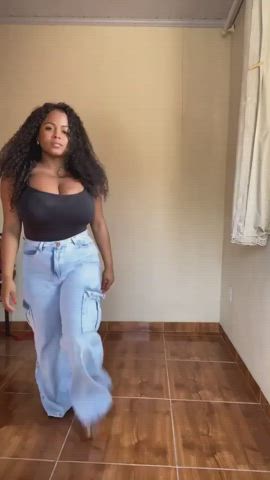 busty cleavage huge tits clip