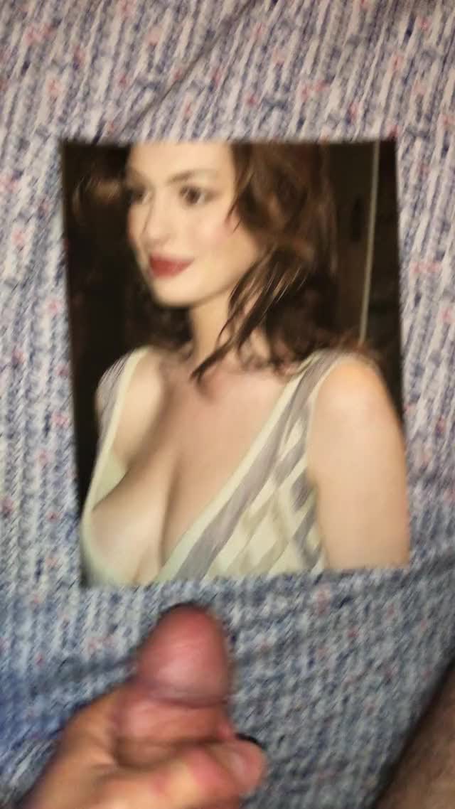 Anne Hathaway cum tribute