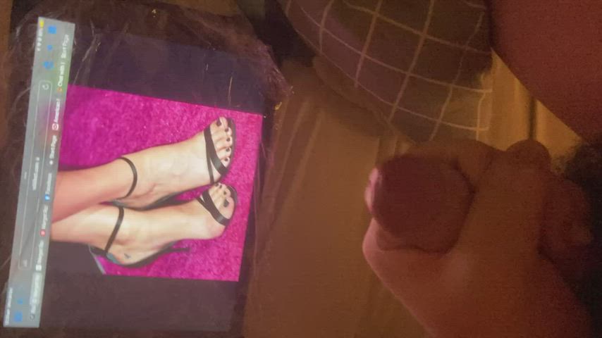 cumshot feet fetish soles clip