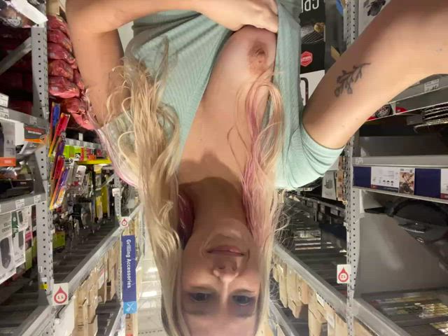 Boobs Flashing Pubic Hair clip