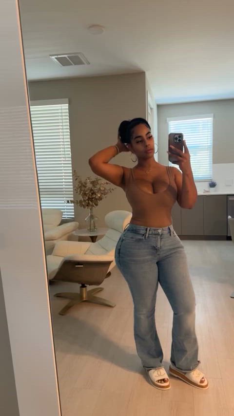 bra hispanic latina top clip