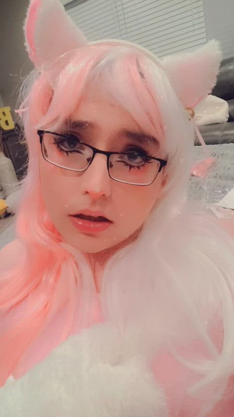 Come play with this kitty...