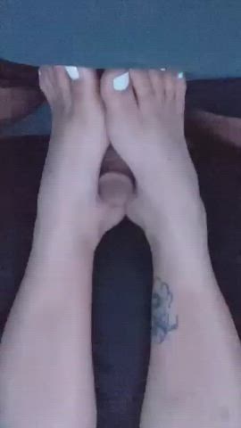 Using Mrs. Biggs feet ?