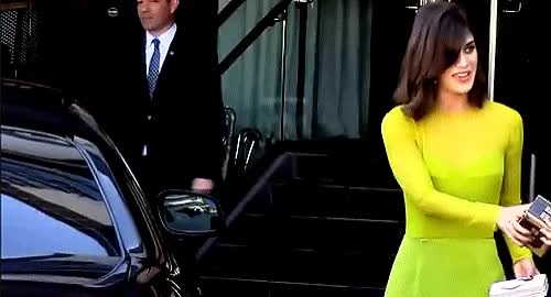 Celebrity Lizzy Caplan clip