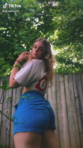 Jiggling Pawg TikTok clip