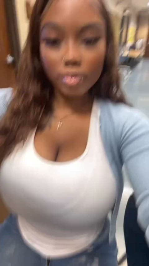 amateur big tits ebony huge tits natural tits teen clip