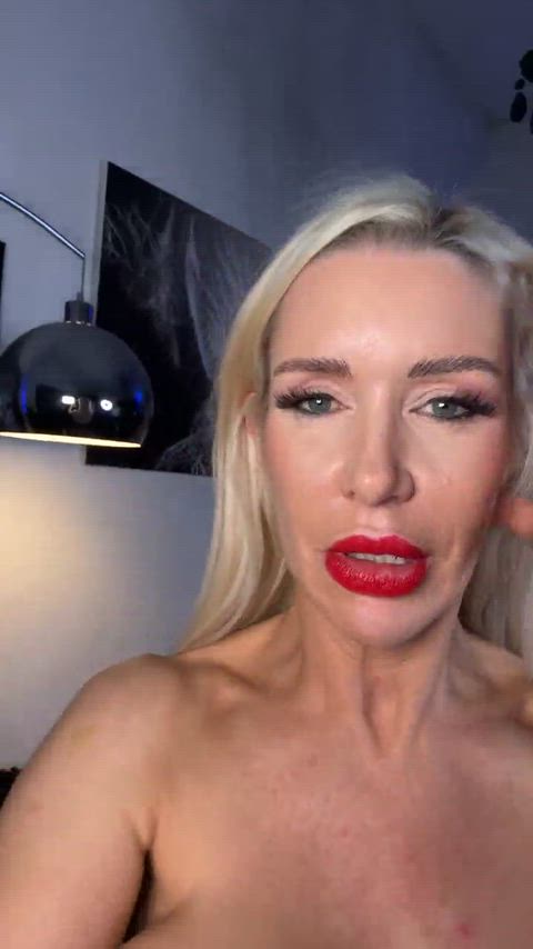 big tits fake tits huge tits milf muscles muscular girl muscular milf tits clip