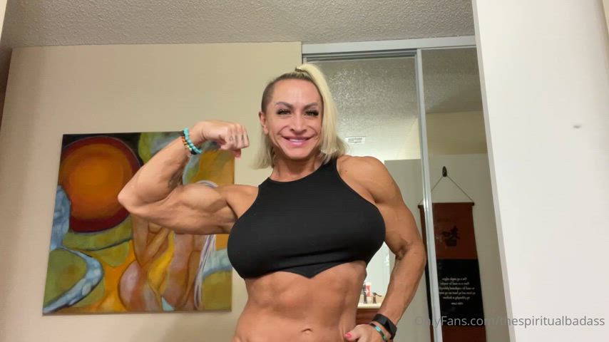 muscles muscular girl muscular milf clip