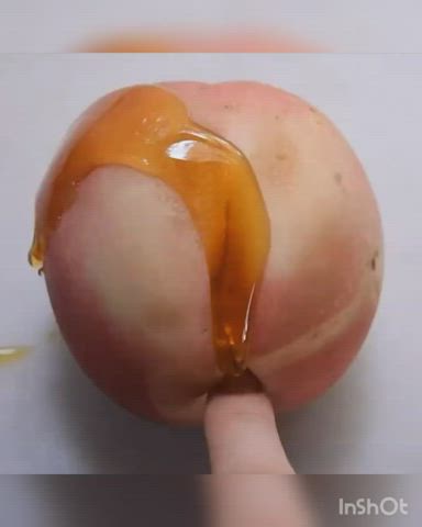 Cute Dancing Exhibitionist clip