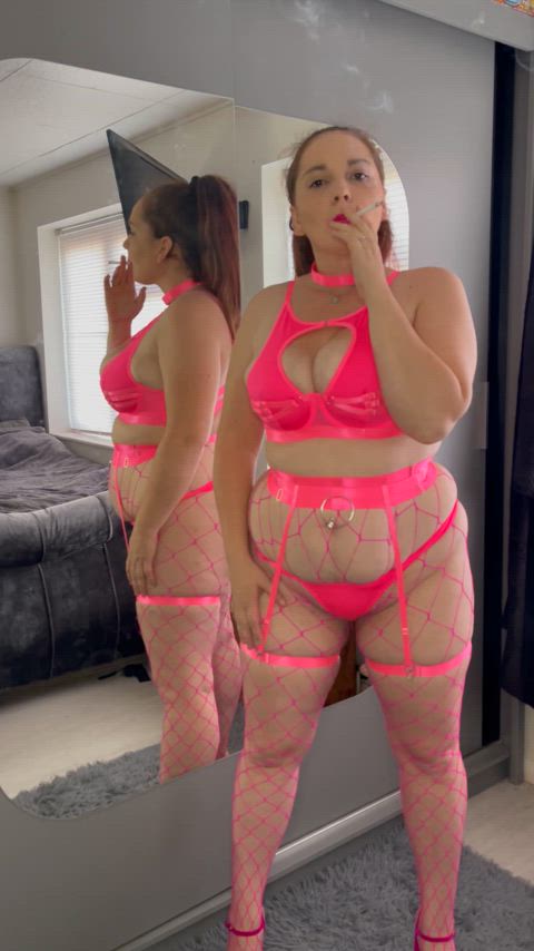 Smoking in Pink