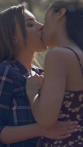 Andreina Deluxe & Josephine Jackson