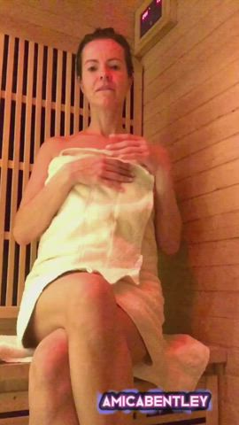 amica bentley natural tits sauna clip