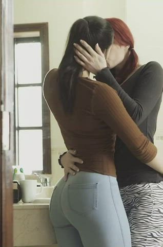 lesbian nekane vertical clip