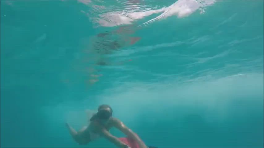 ass bikini blonde bottomless petite skinny teen underwater white girl clip