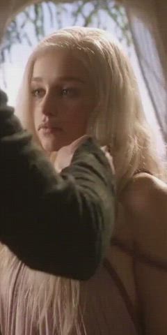 Celebrity Emilia Clarke Nude clip