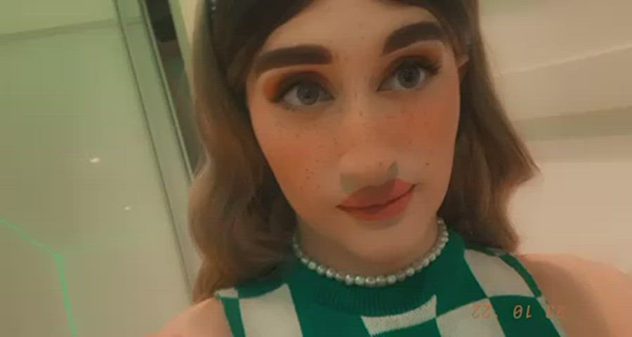 Felt cute, would you lick my princess wand π