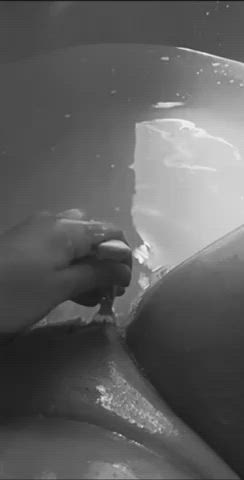 Bathtub Shaved Pussy Shaving clip