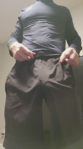 Flexing my muscles and my cock ð