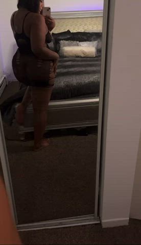 Me🤝🏾mirrors and lingerie 😮💨only thing missing is you 😘