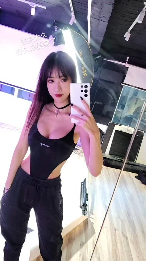 roxy.yang 230425