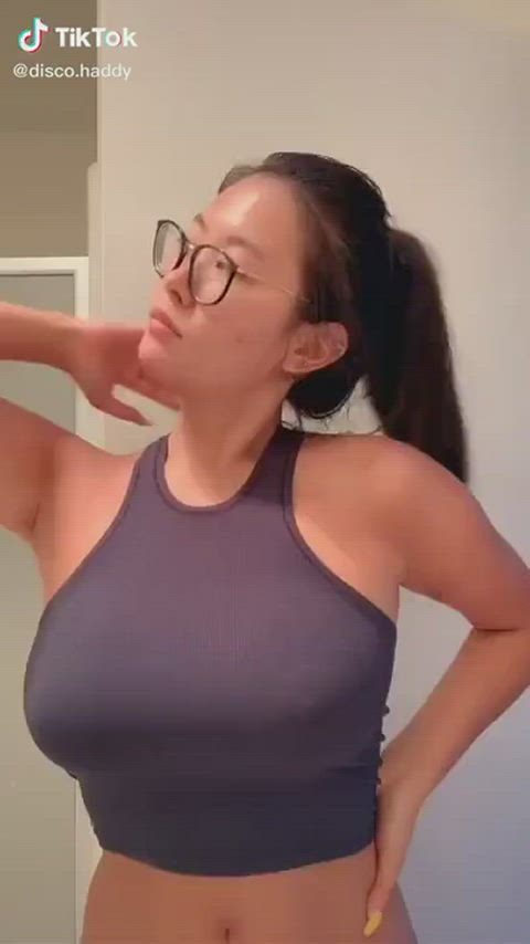 tiktok girls pretty teen sensual smile dancing tease babe starlet clip