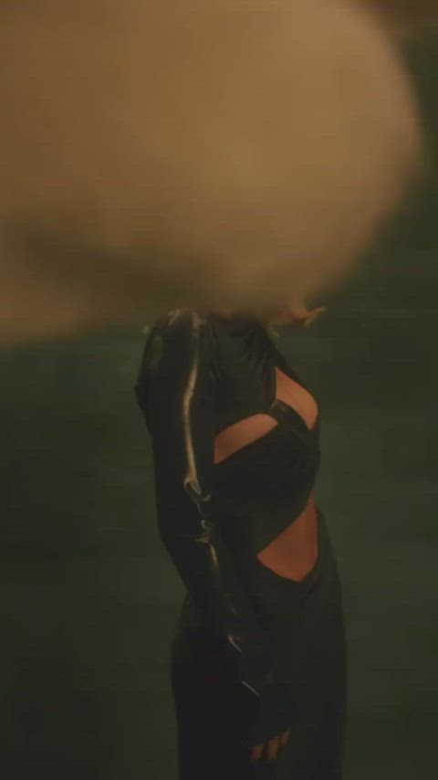 celebrity cleavage sydney sweeney clip